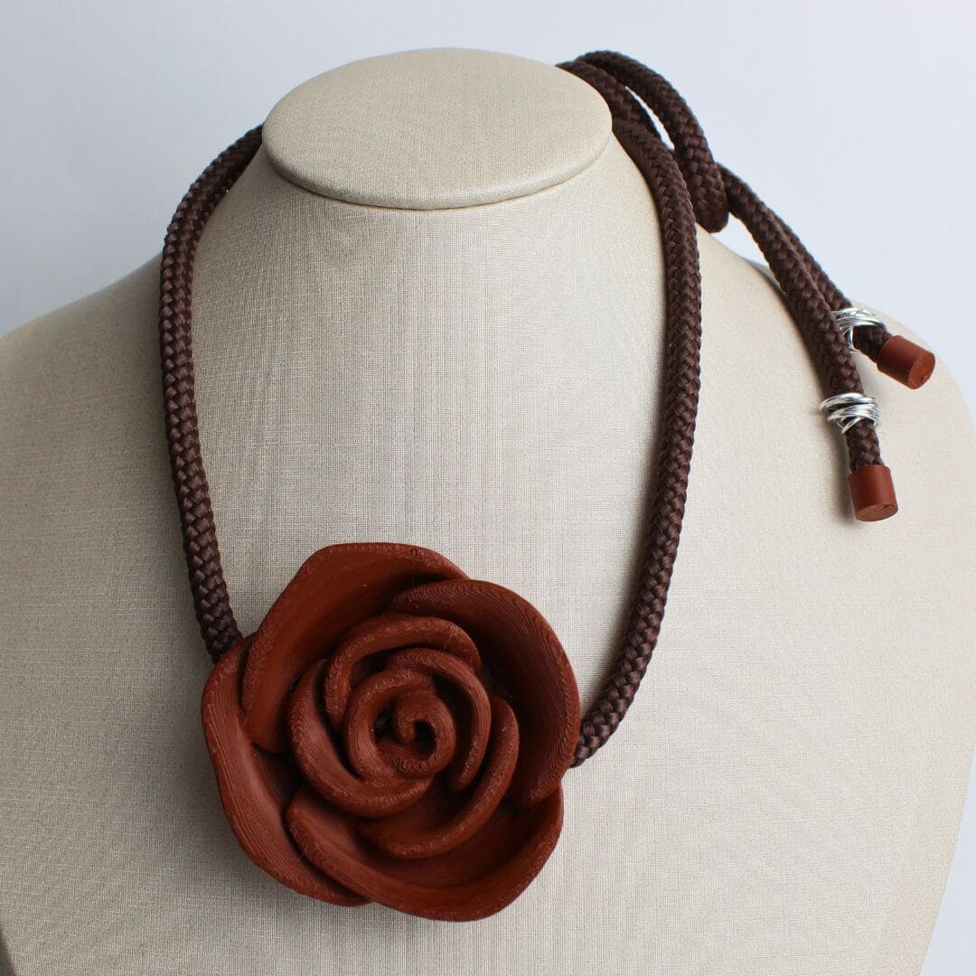 Colar Flor de Corda
