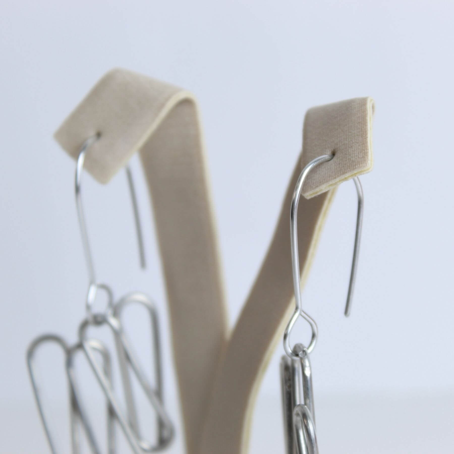 Close Dos Elos Sobrepostos Do Brinco Meteoro