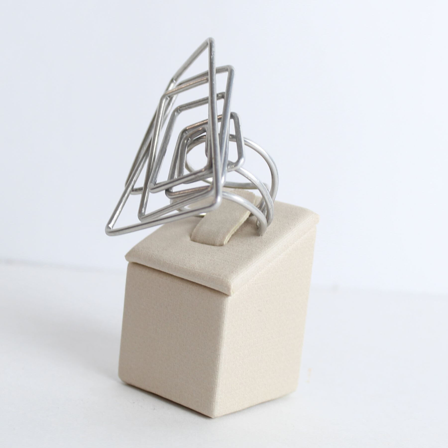 anel em fios de aluminio regulável