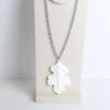 Colar folhas brancas