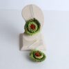 Brinco em crochê verde com gancho longo e base artesanal