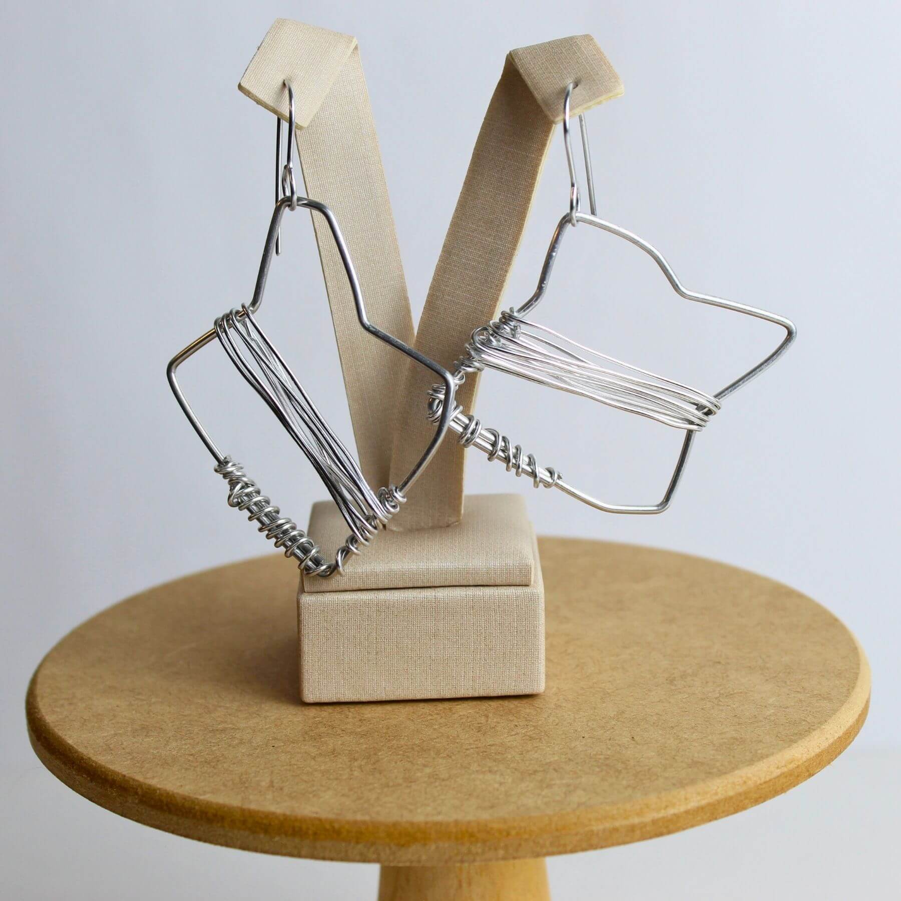 quadrado tortuoso de aluminio