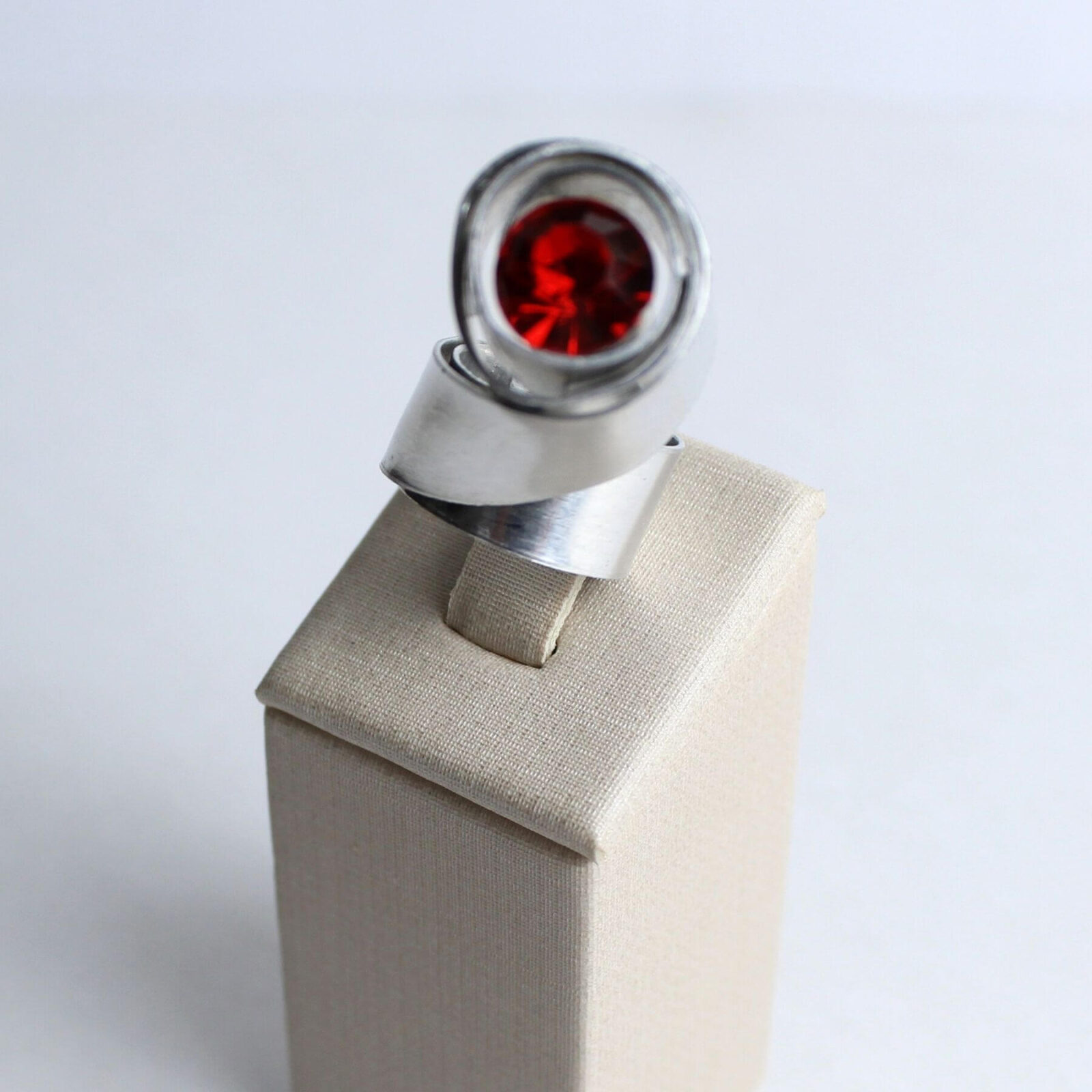 anel caracol vermelho