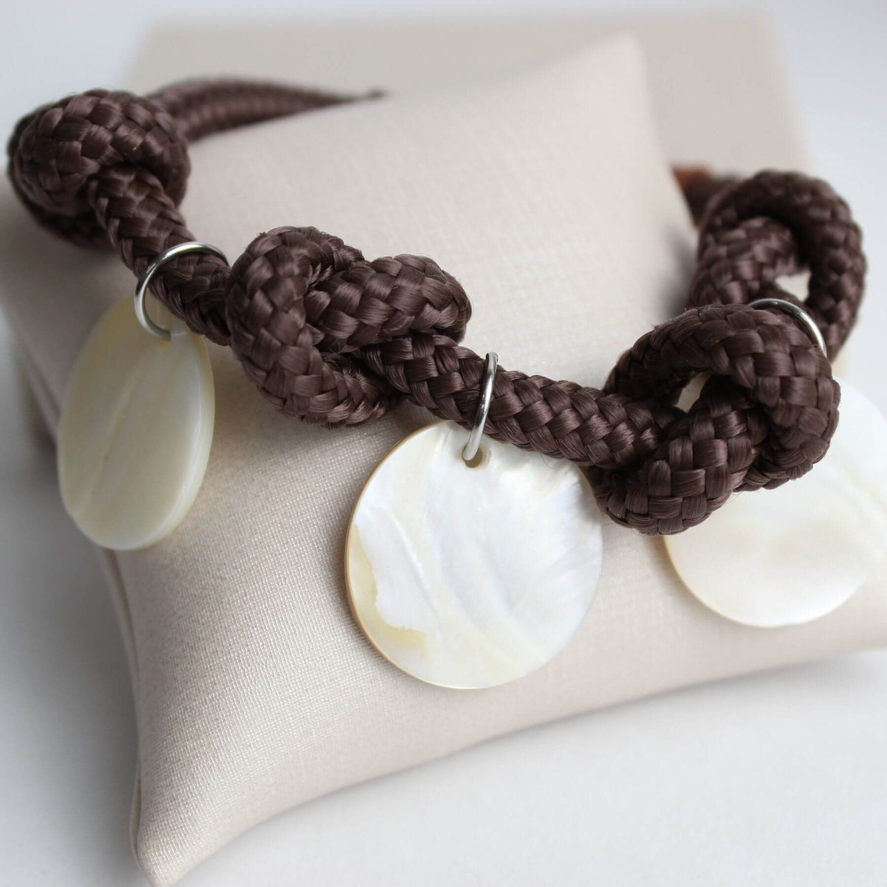 pulseira noz de fio nautico com madreperola