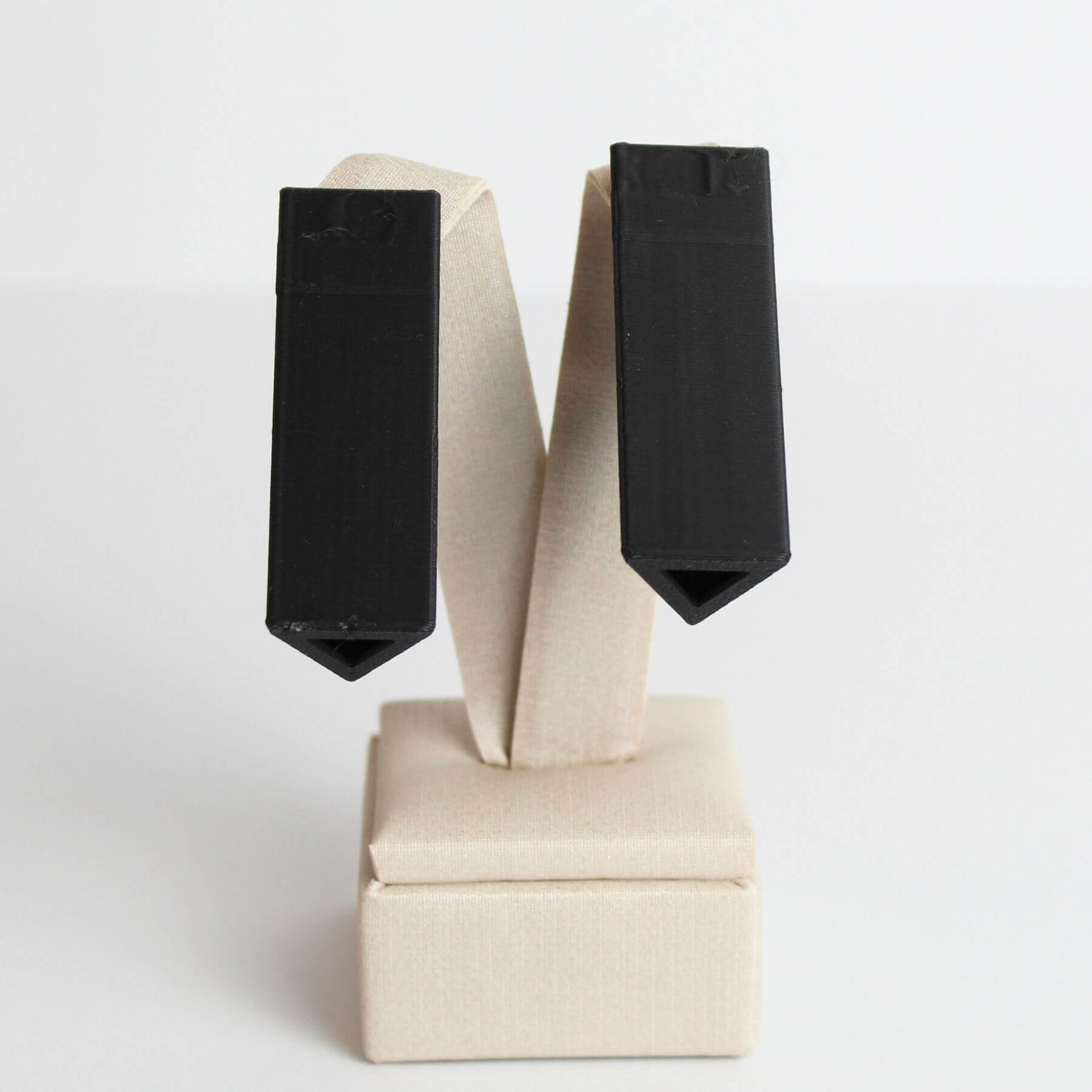 Brinco Retângulo Sólido