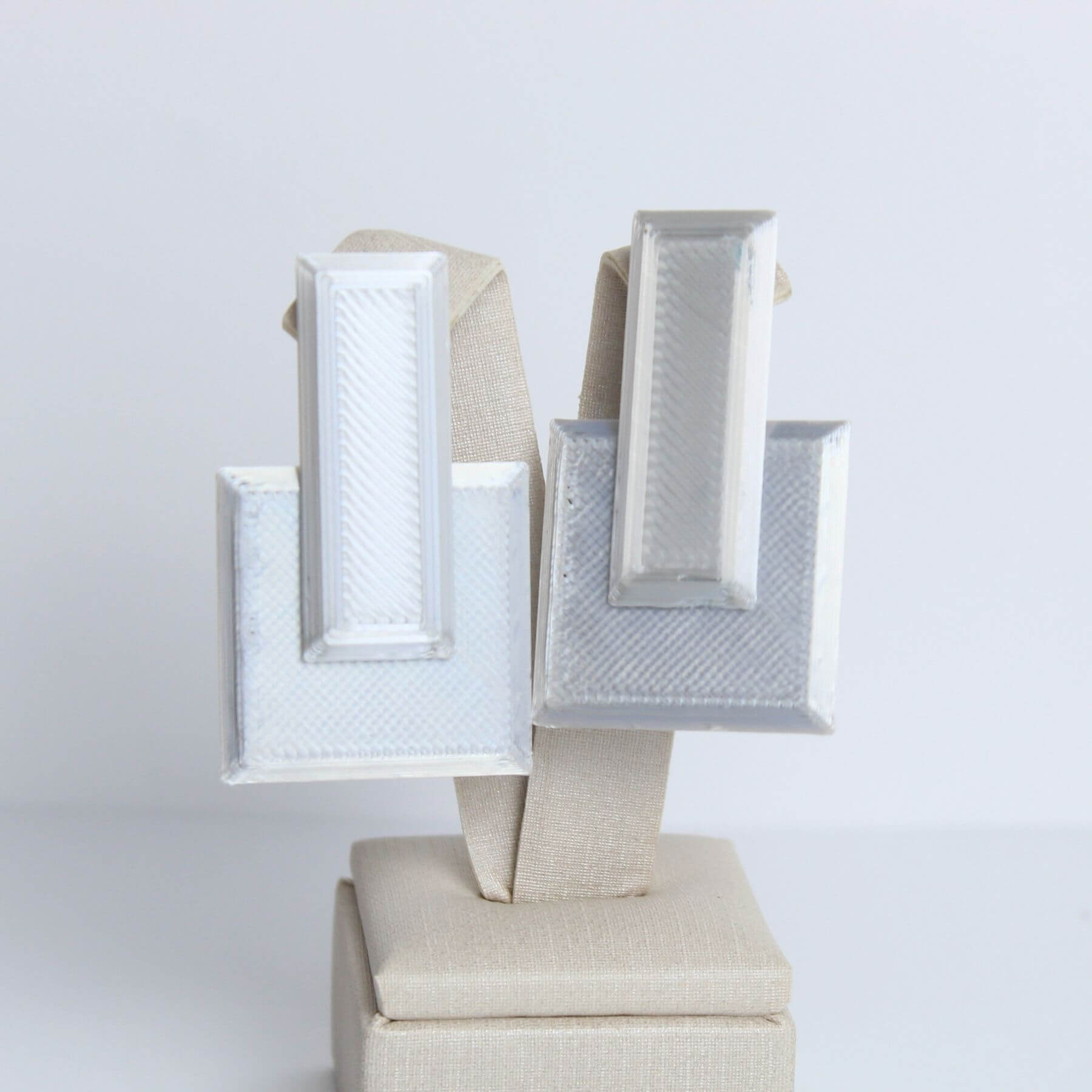 Brinco Prisma Prateado