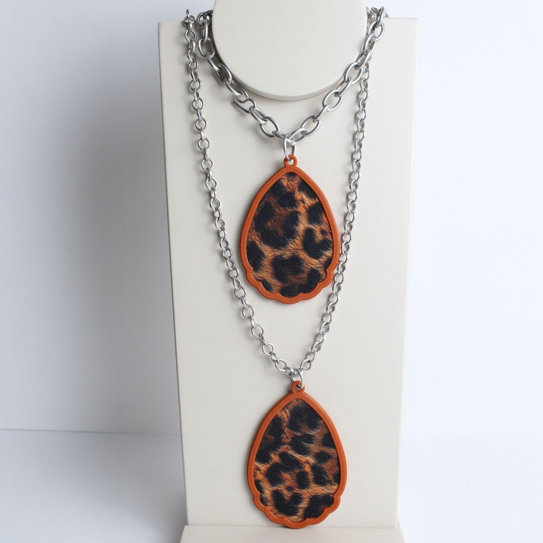 Dupla de Colares Gotas de Oncinha Com Corrente em Alumínio