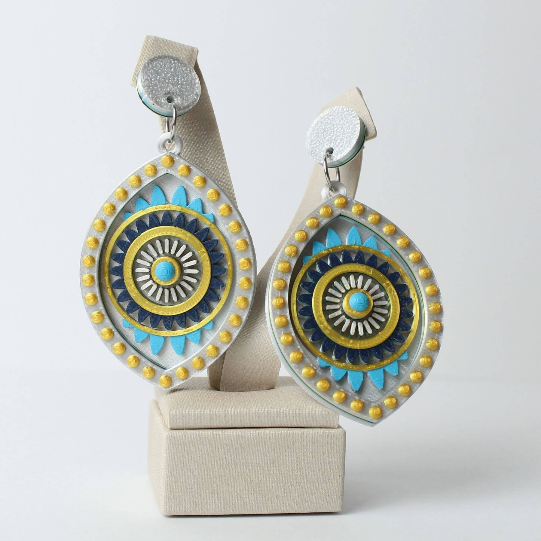 Brinco árabe tricolor clau khawali