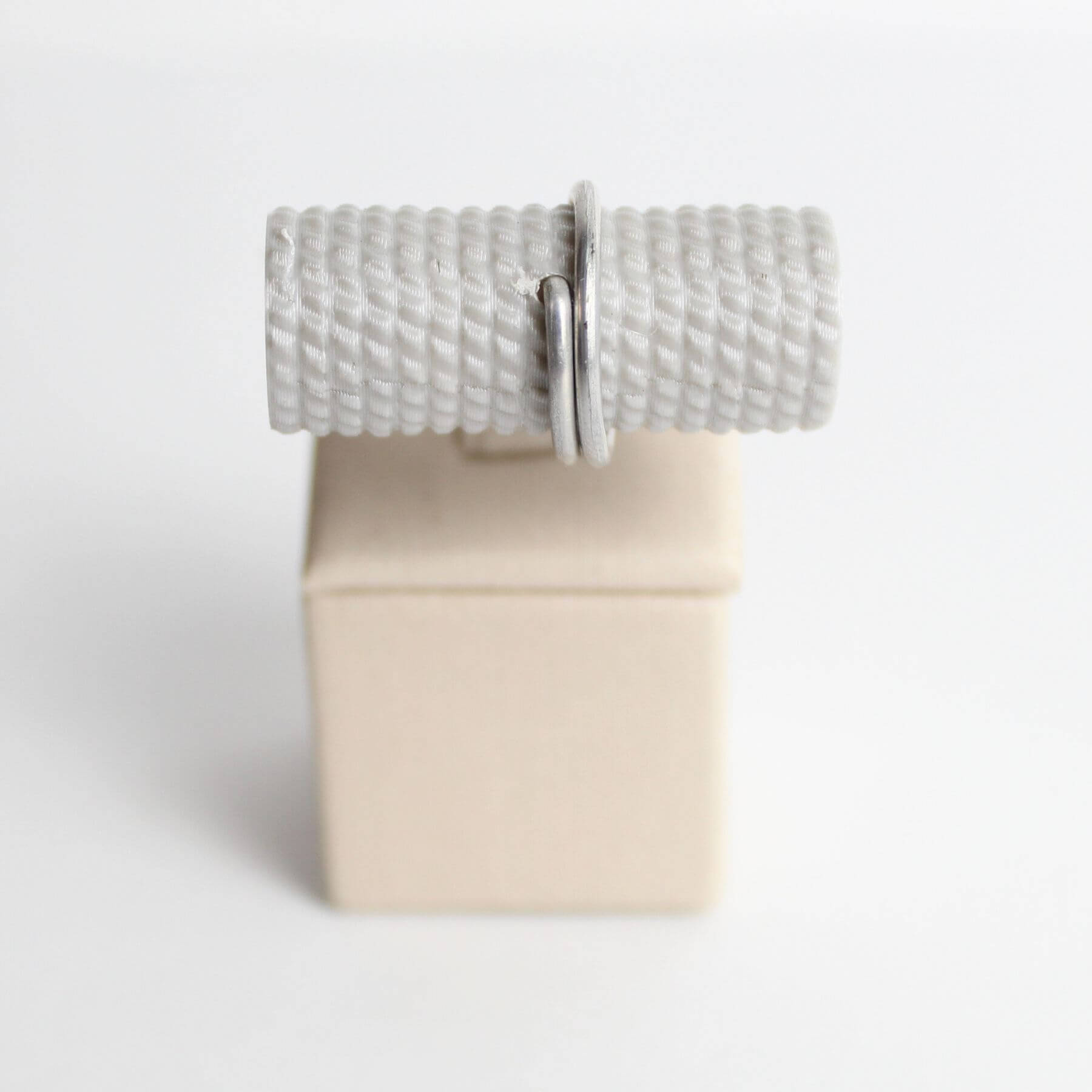 Anel Tubos Pontas Prateado