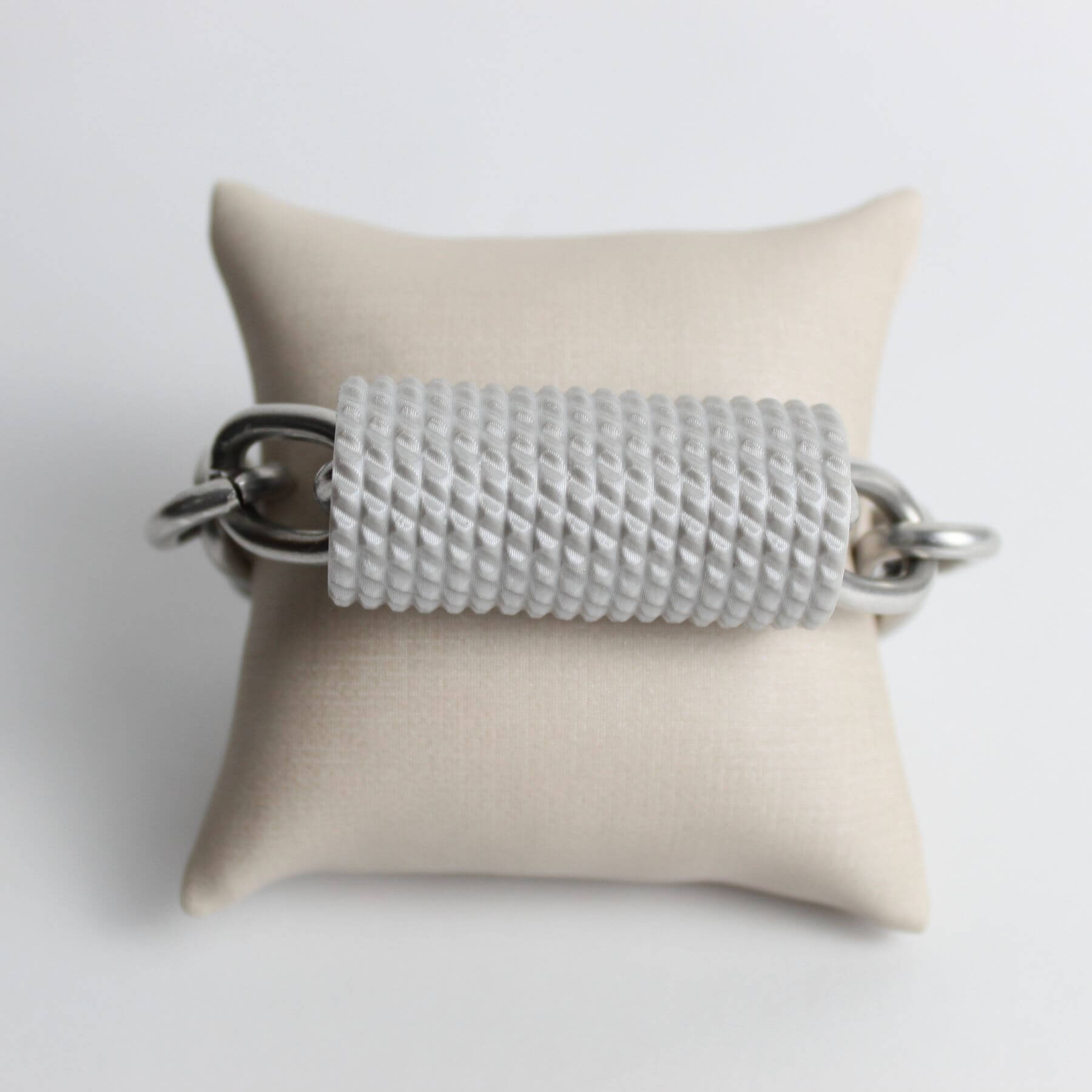 Pulseira Tubos Prateado Pontas Regulável