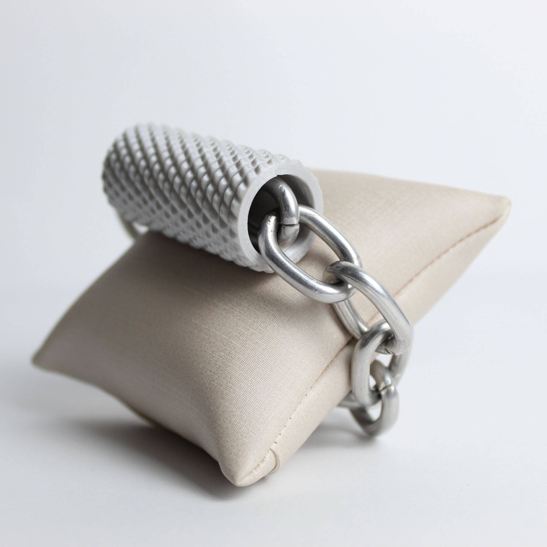 Pulseira Tubos Prateado Pontas Regulável