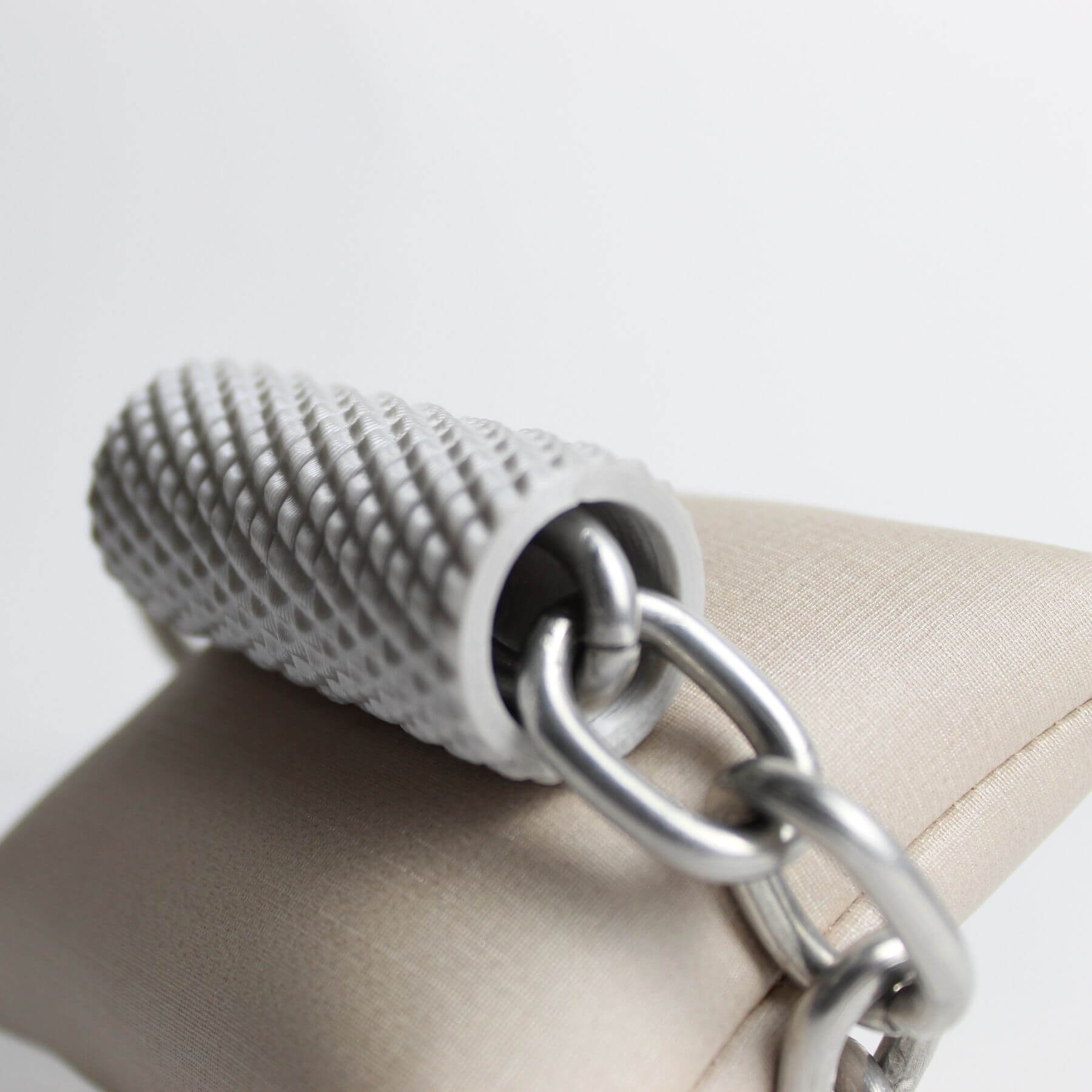 Pulseira Tubos Prateado Pontas Regulável