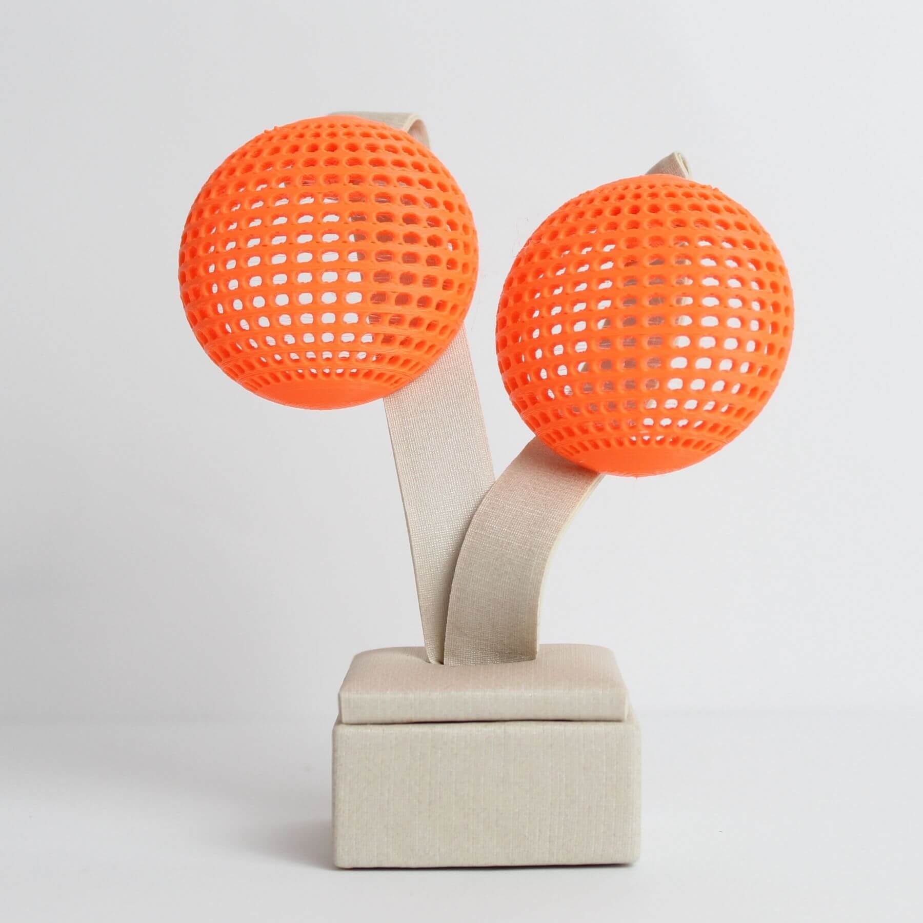 esfera vazada laranja