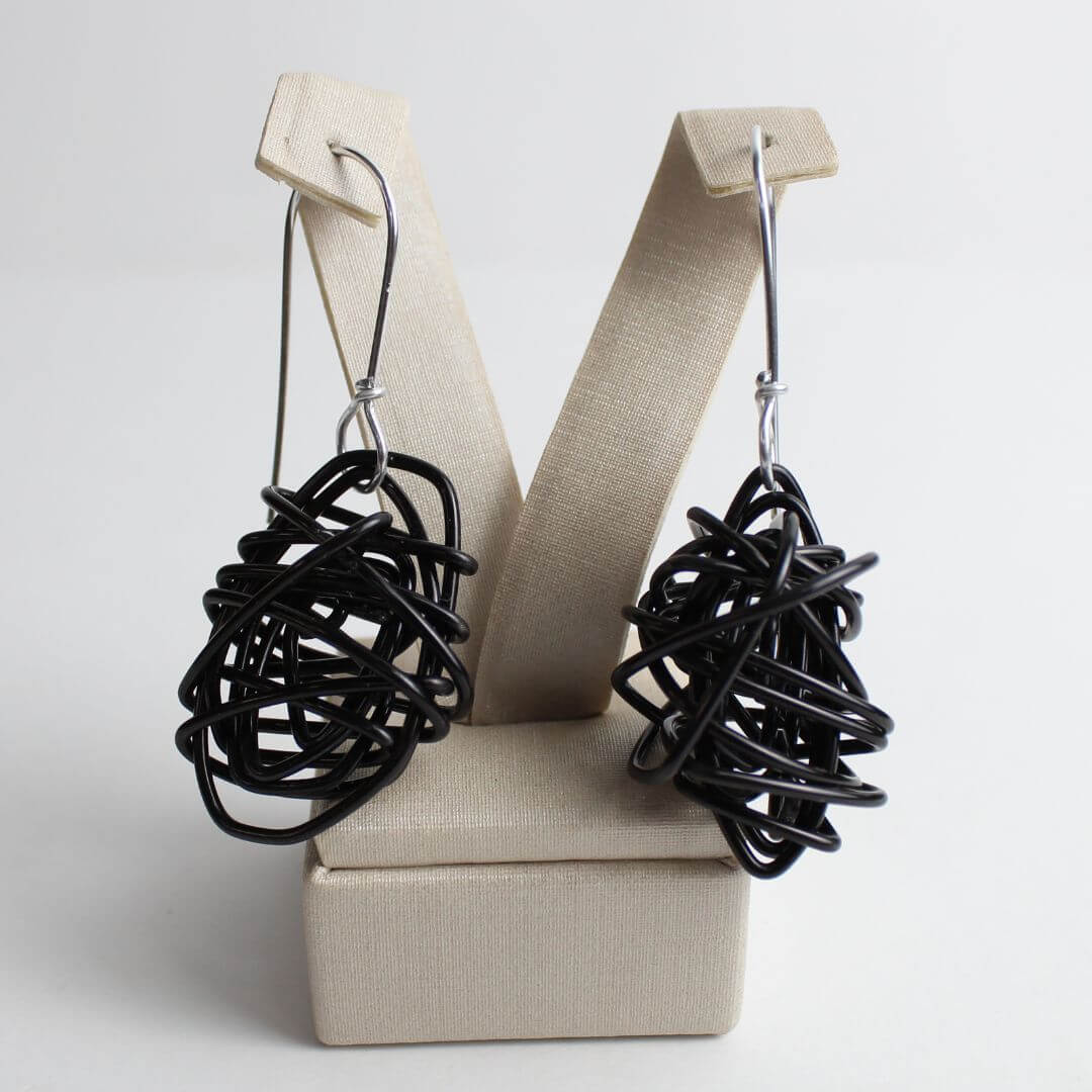 Brinco Órbita em Alumínio Preto