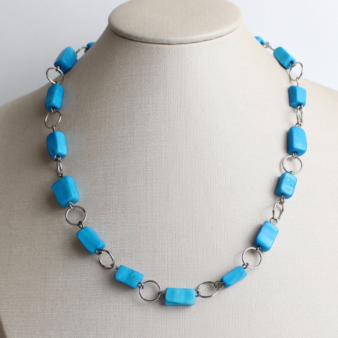 colar pedras azul turquesa