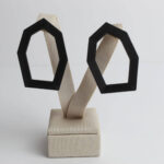 Brinco Maxi 09 +R$&nbsp;79,00