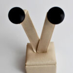 Brinco Bola Preto +R$&nbsp;49,00