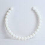 Choker Bola Branca +R$&nbsp;139,00